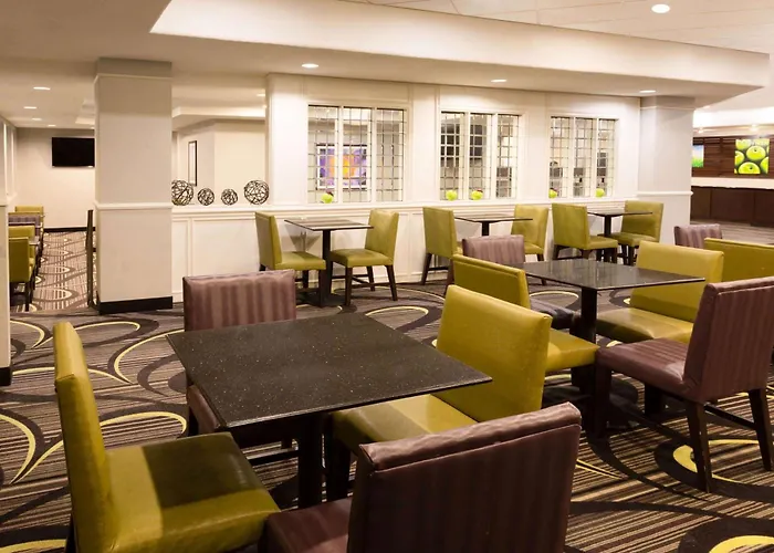 Hotel Bloom Bloomington