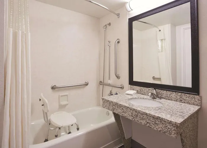 Bloom Hotel Bloomington