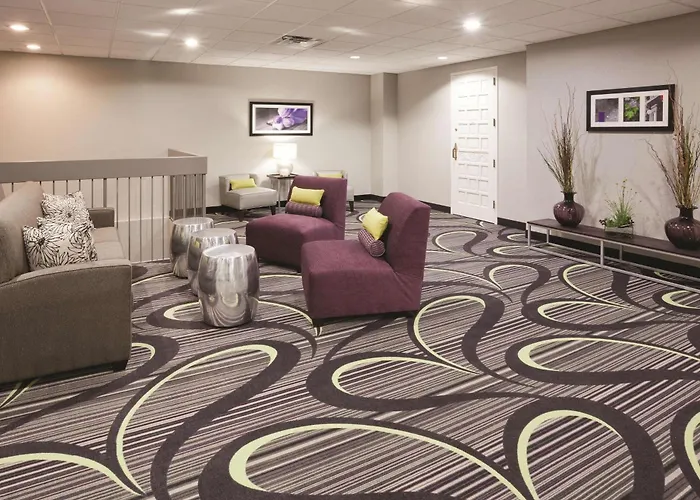 Hotel Bloom Bloomington