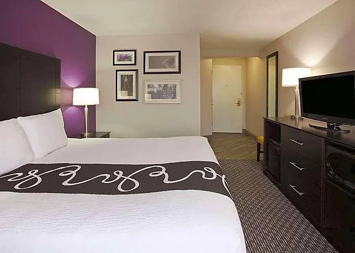 Bloom Hotel 3*