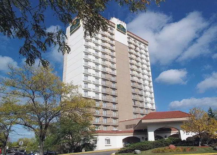 Bloom Hotel Bloomington