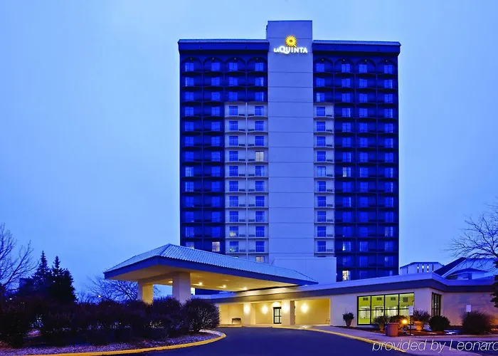 Bloom Hotel 3*